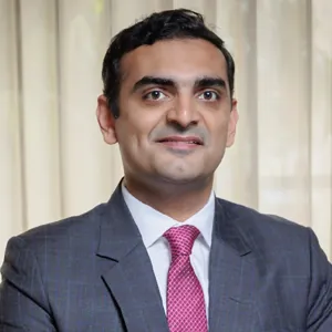 Dr Aakaar Kapoor
